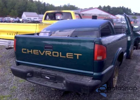 1998 Chevrolet 'S'truck z USA, uszkodzony, nr VIN 1GCCS1440WK168910